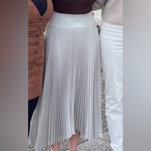 Metallic light midi pleated skirt